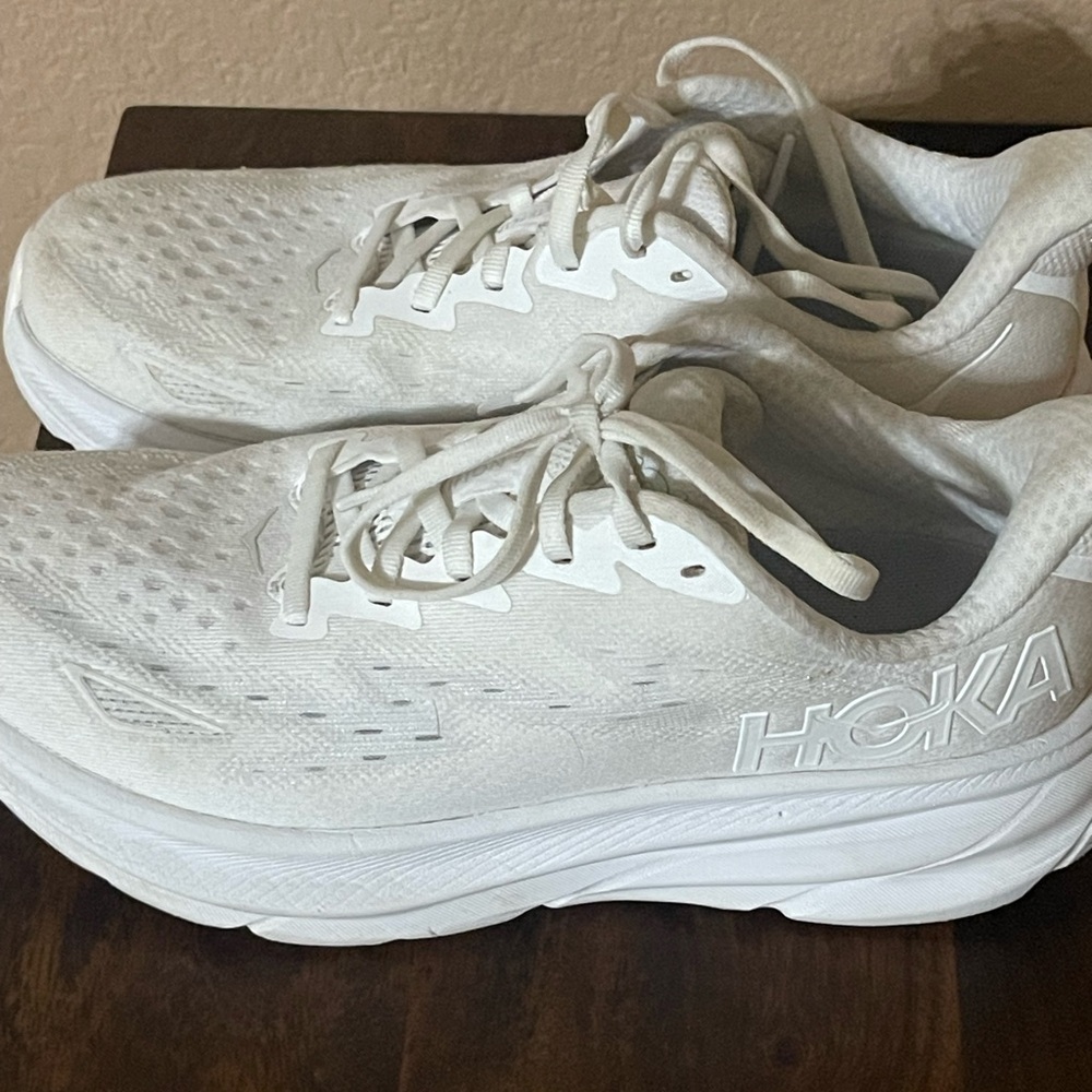 Hoka Clifton 9 size 7.5 gently worn